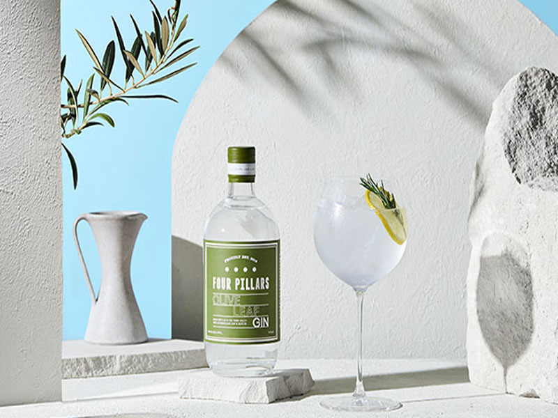 rượu gin four pillars olive leaf