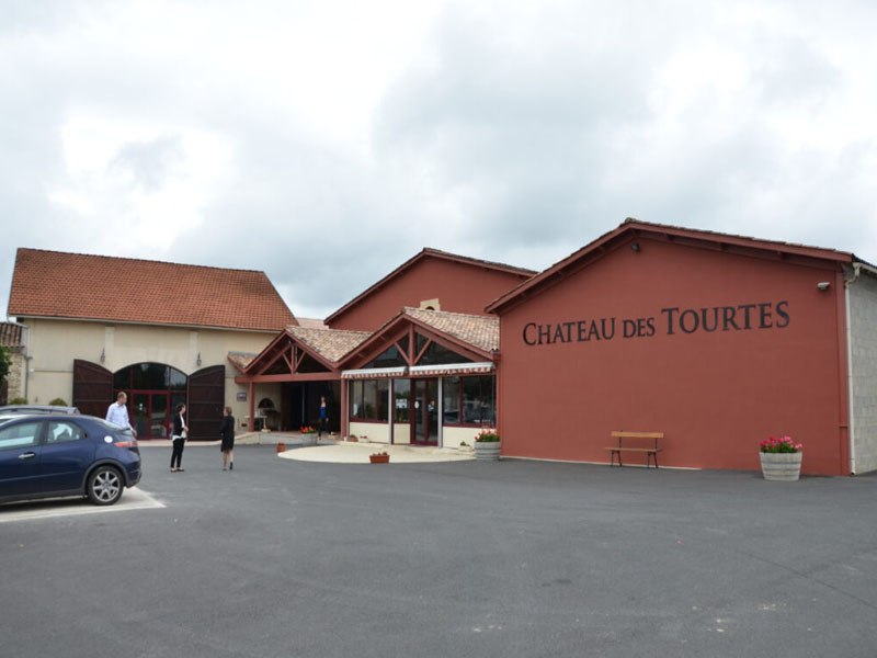 rượu vang chateau des tourtes rose