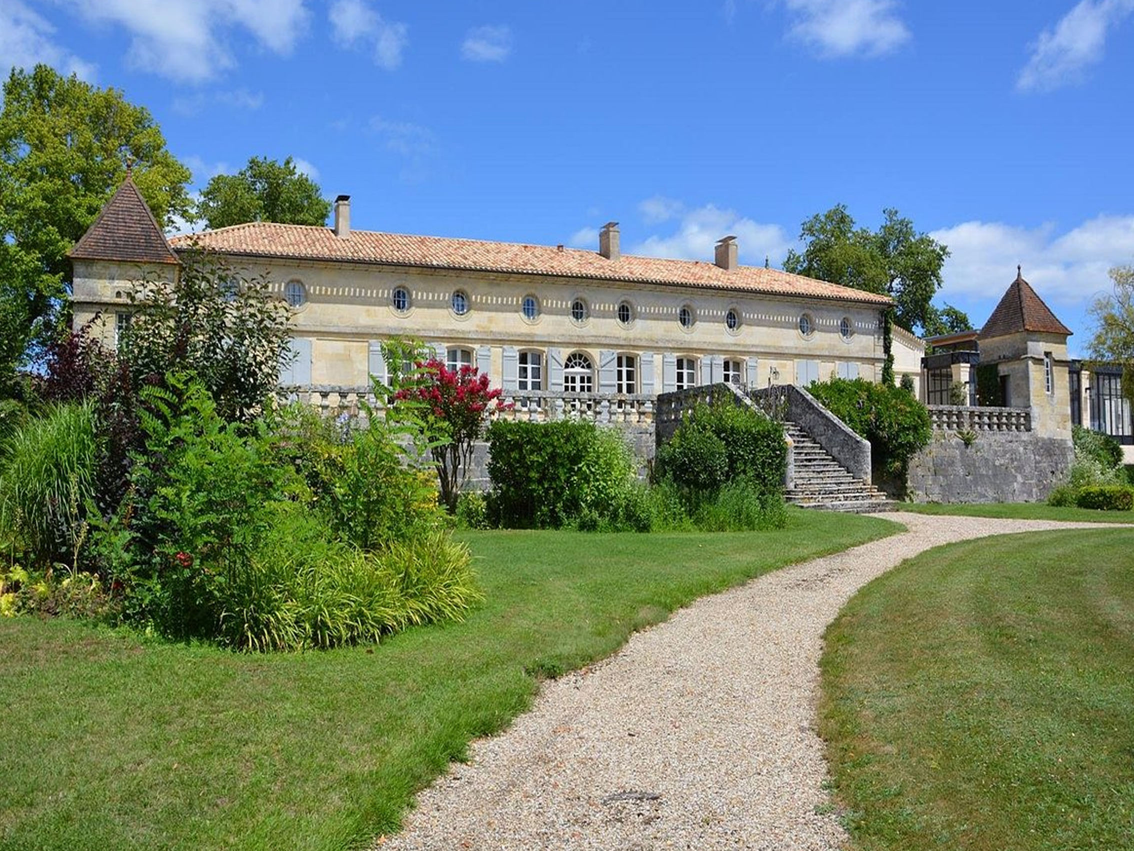 rượu vang pháp chateau beauregard pomerol