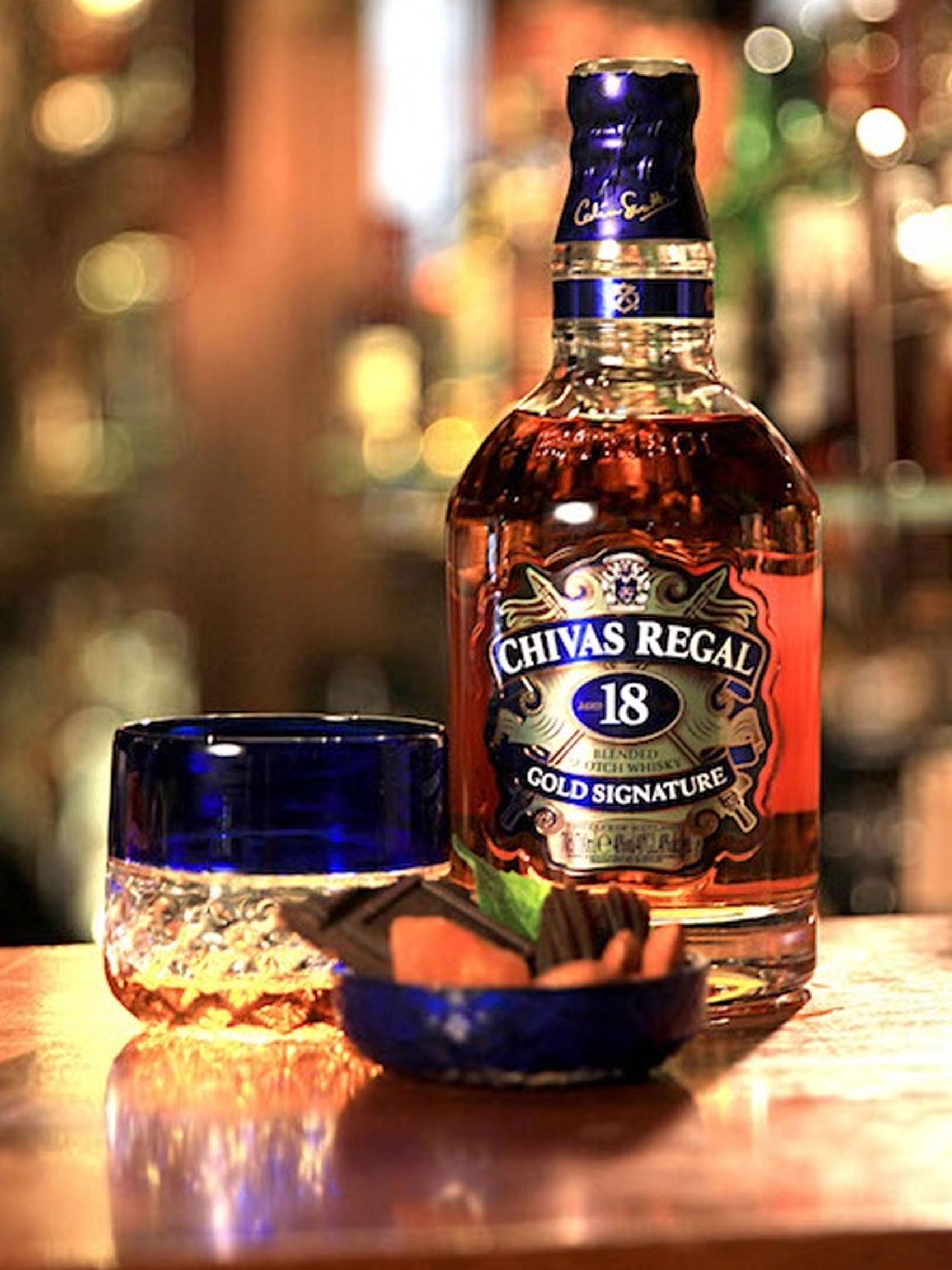 rượu whisky chivas 18 năm